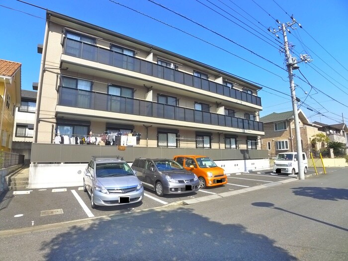 物件外観写真2　(駐車場)