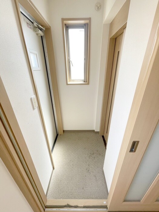 物件内観写真22　(玄関)