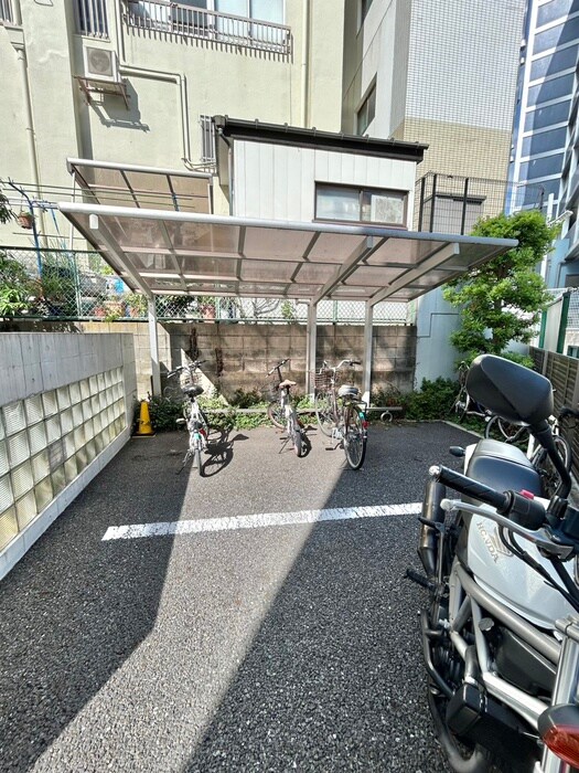 物件外観写真5　(駐輪場)