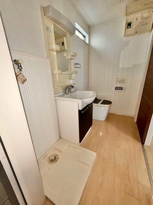 物件内観写真16　(洗濯機置場)