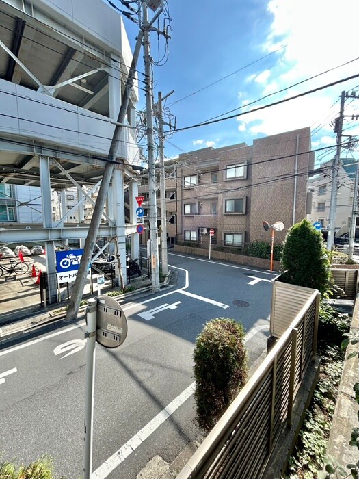 物件内観写真20　(室内からの展望)