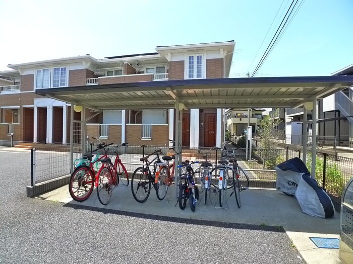 物件外観写真6　(駐輪場)