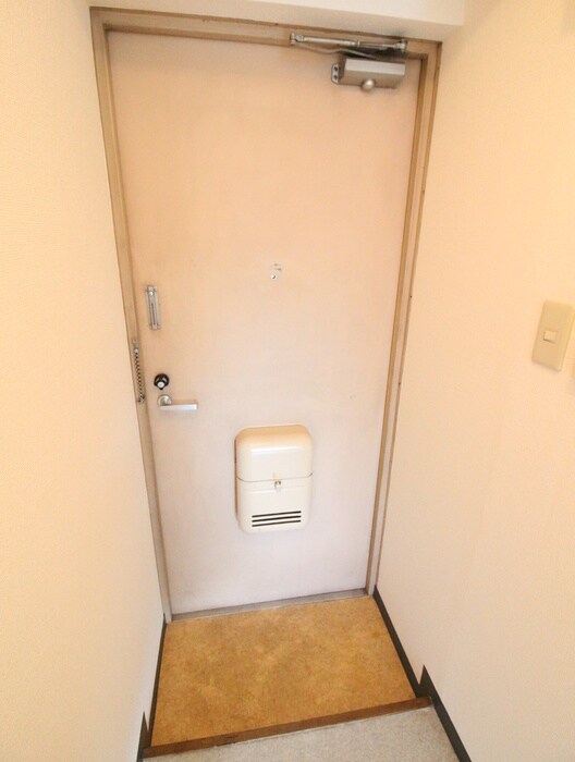 物件内観写真13　(玄関)