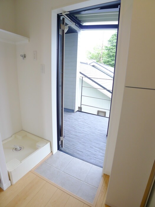 物件内観写真16　(玄関)