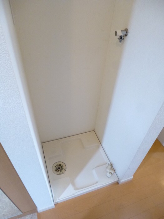 物件内観写真13　(洗濯機置場)