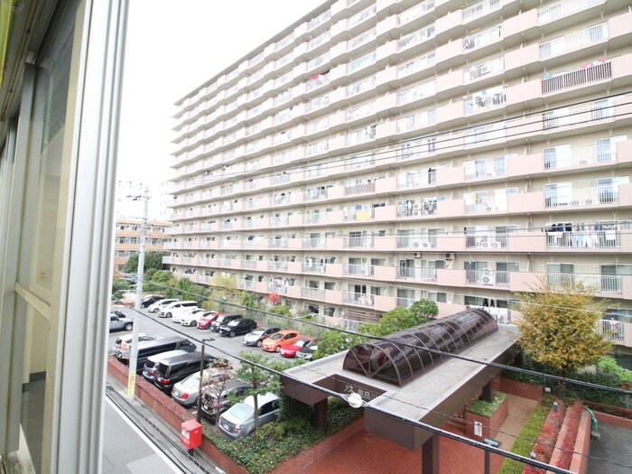 物件内観写真16　(室内からの展望)