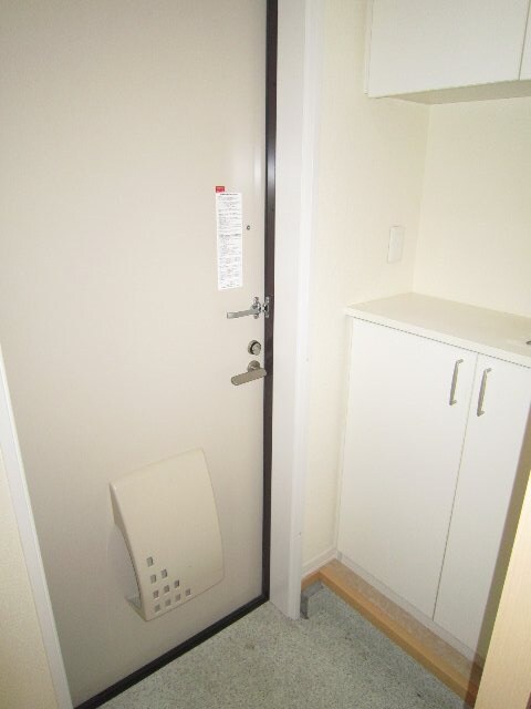 物件内観写真13　(玄関)