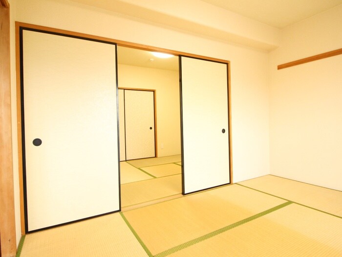 物件内観写真9　(居室)