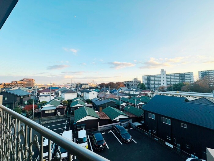 物件内観写真17　(室内からの展望)