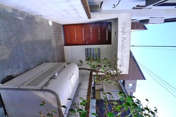 物件外観写真3　(エントランス部分)