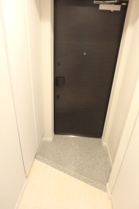 物件内観写真18　(玄関)