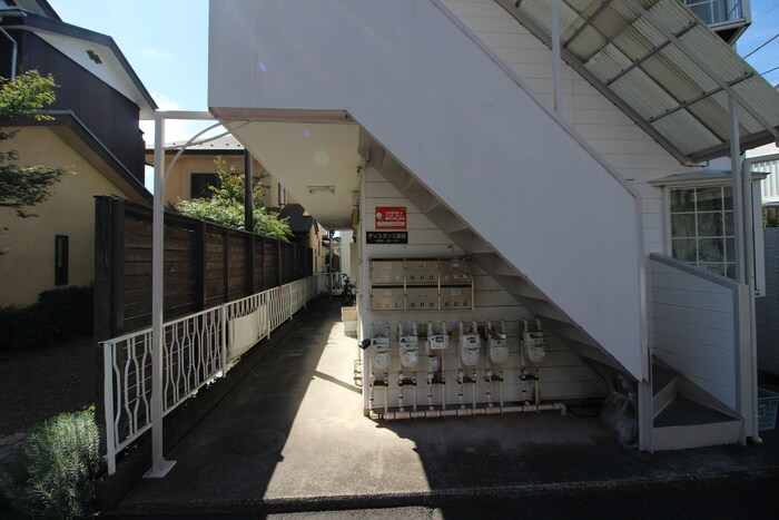 物件外観写真3　(エントランス部分)