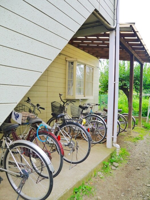 物件外観写真2　(駐輪場)