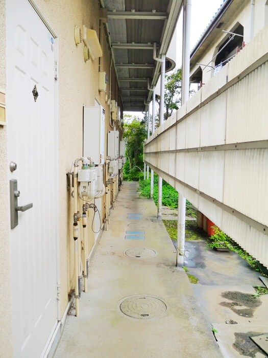 物件外観写真3　(エントランス部分)