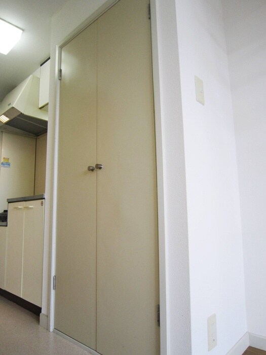 物件内観写真10　(収納)