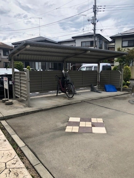 物件外観写真5　(駐輪場)