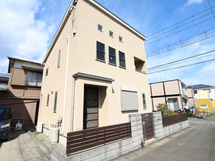 酒匂小の門住宅