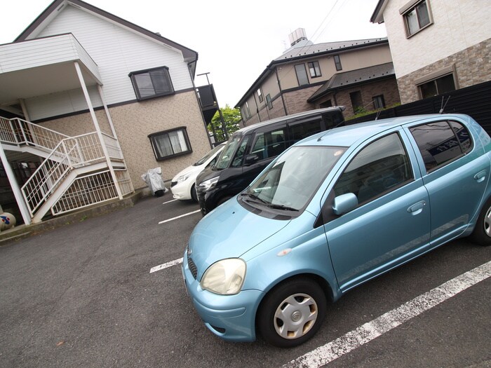 物件外観写真6　(駐車場)