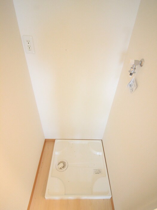 物件内観写真9　(洗濯機置場)