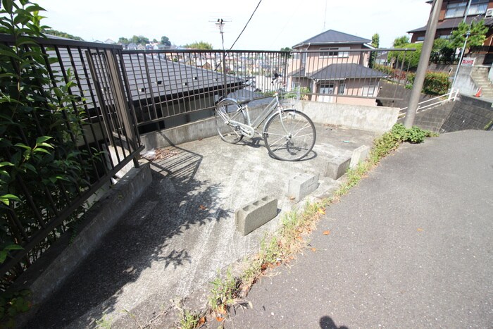 物件外観写真6　(駐輪場)