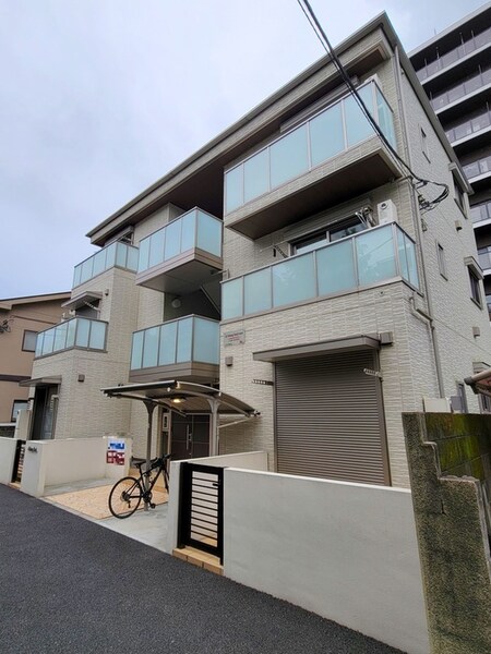 ディ・ヴォーヌング・ワラビ外観写真