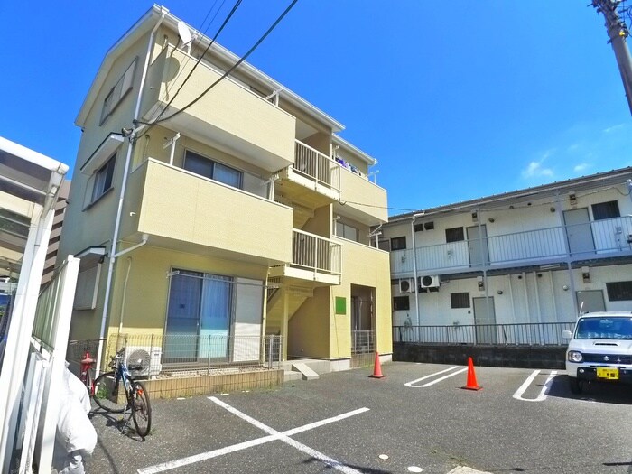 物件外観写真3　(駐車場)