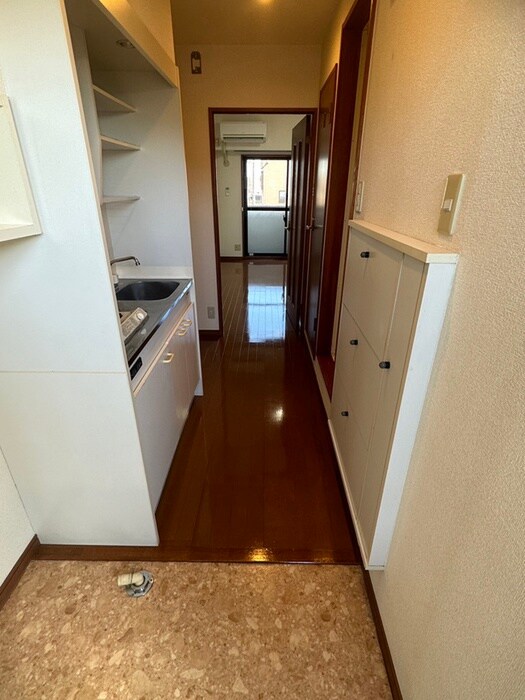 物件内観写真7　(玄関)