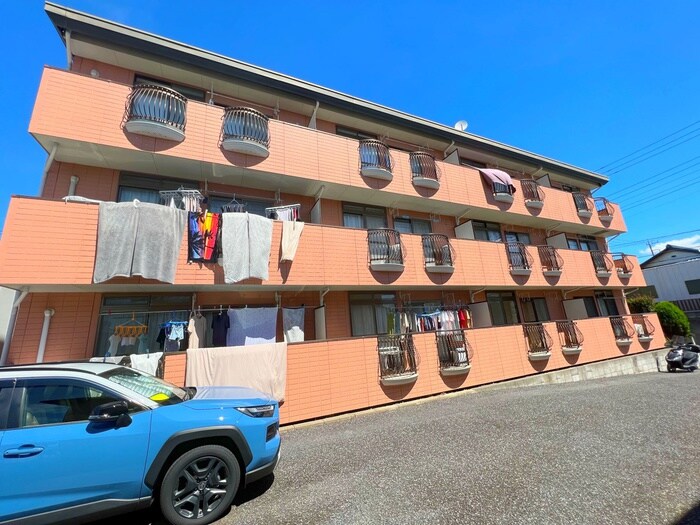 物件外観写真2　(駐車場)