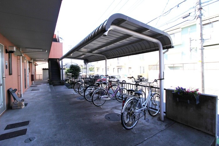 物件外観写真4　(駐輪場)