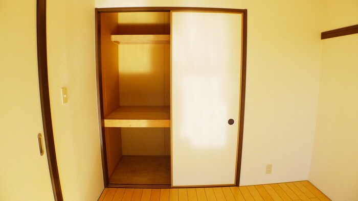 物件内観写真16　(収納)