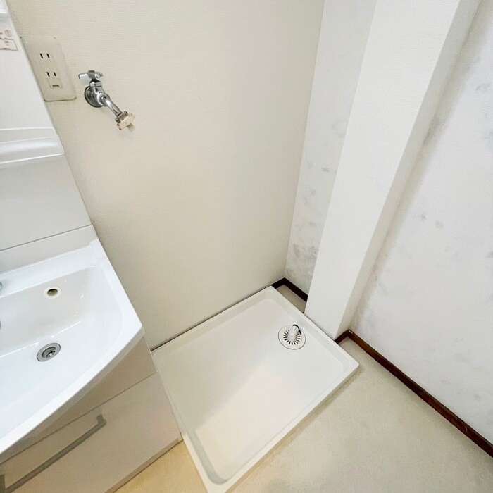 物件内観写真13　(洗濯機置場)