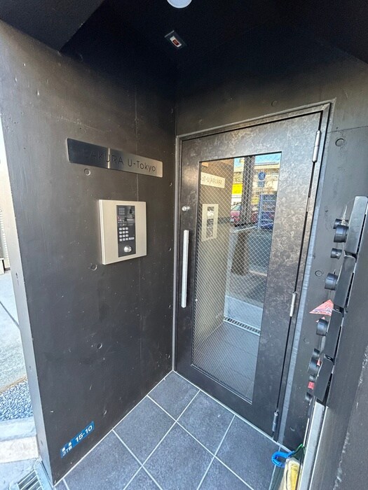 物件外観写真2　(エントランス部分)