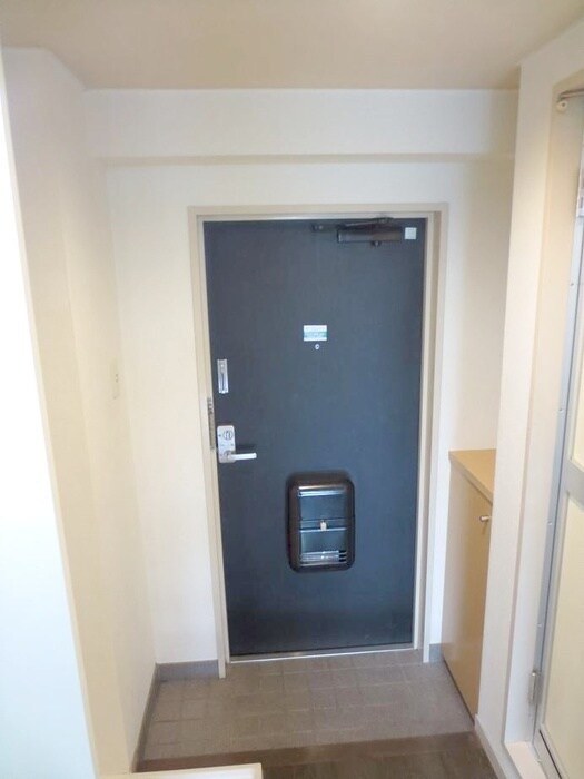 物件内観写真8　(玄関)