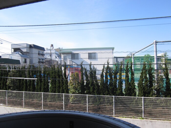 物件内観写真15　(室内からの展望)