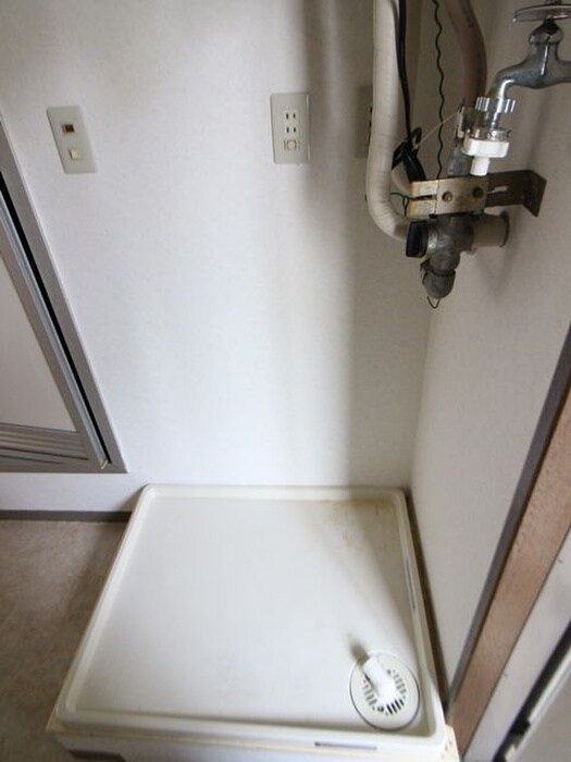物件内観写真19　(洗濯機置場)