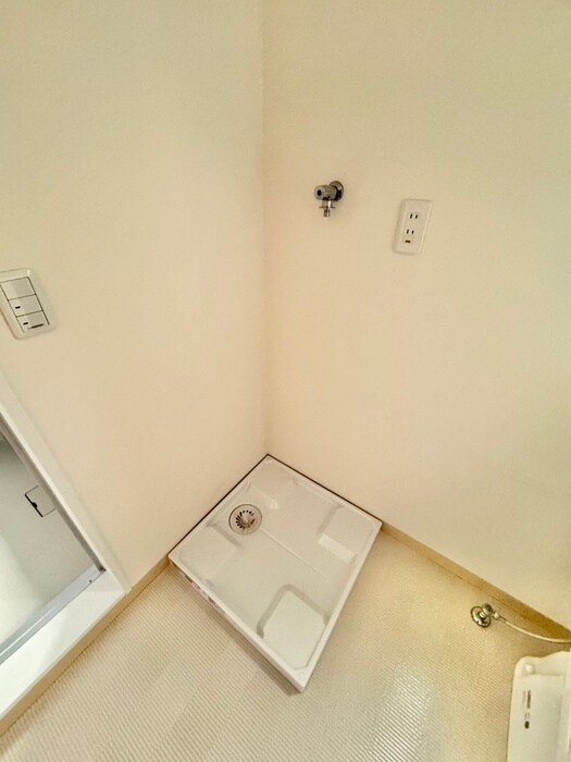 物件内観写真13　(洗濯機置場)