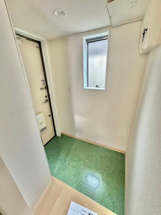 物件内観写真14　(玄関)