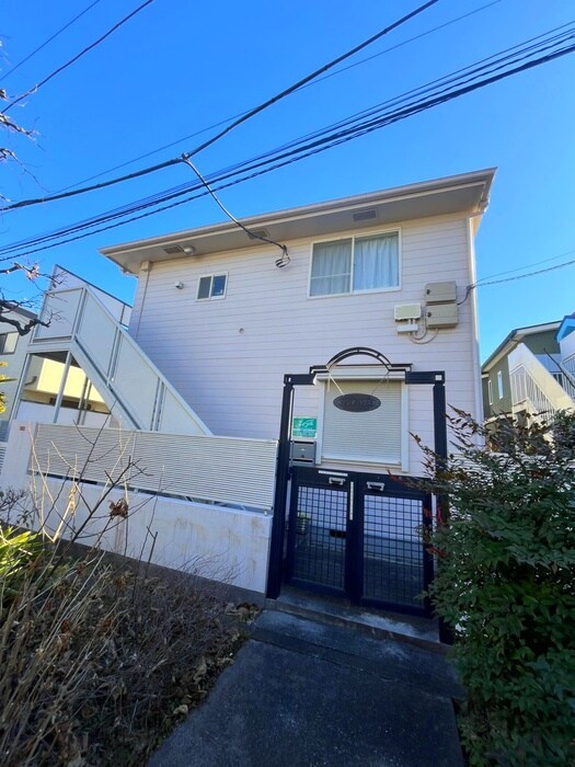 物件外観写真1　(エントランス部分)