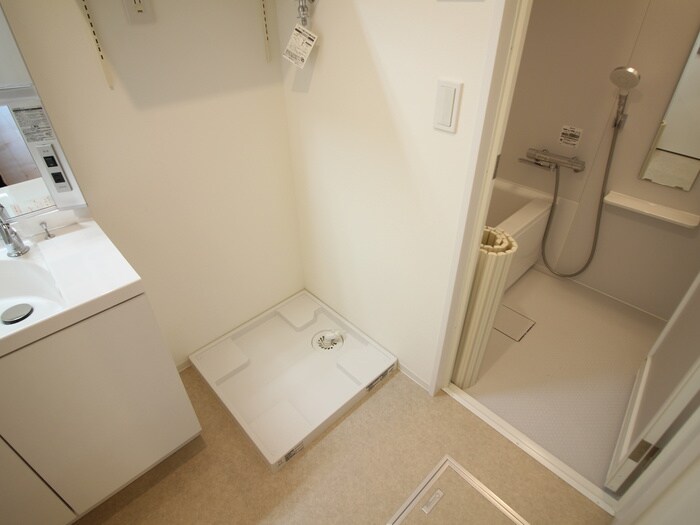 物件内観写真11　(洗濯機置場)