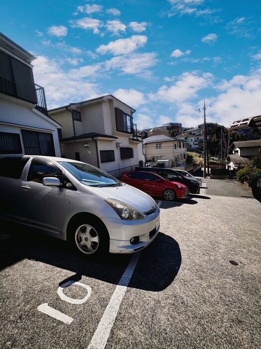 物件外観写真6　(駐車場)