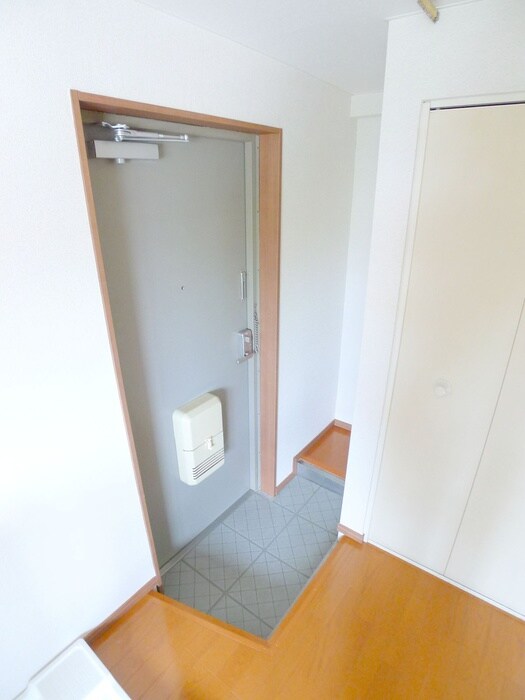 物件内観写真16　(玄関)