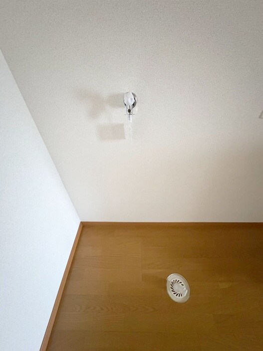 物件内観写真17　(洗濯機置場)