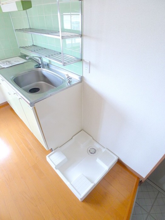 物件内観写真18　(洗濯機置場)