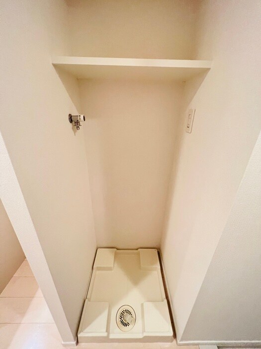 物件内観写真16　(洗濯機置場)