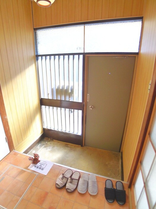 物件内観写真7　(玄関)