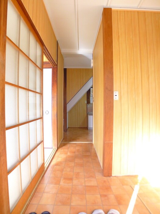 物件内観写真8　(廊下)