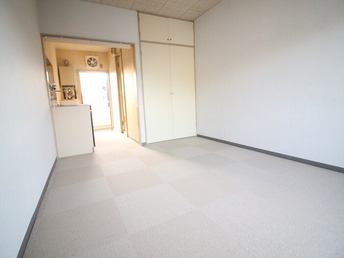 物件内観写真9　(居室)