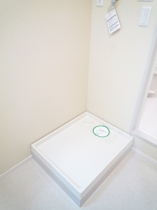 物件内観写真12　(洗濯機置場)