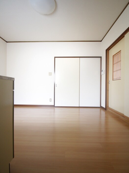 物件内観写真10　(玄関)