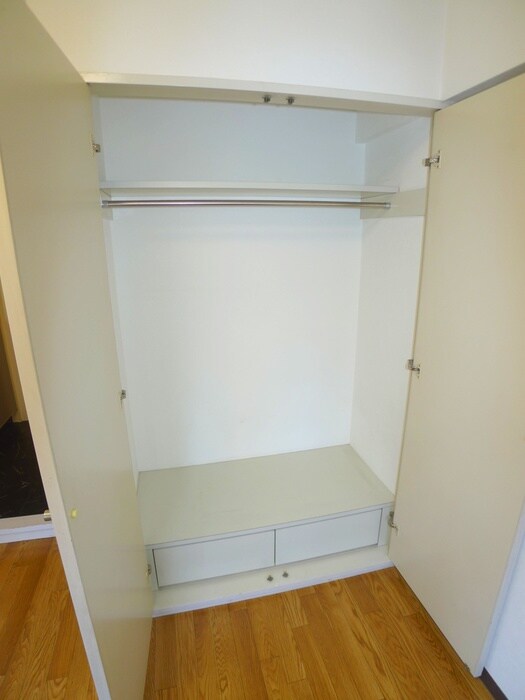 物件内観写真10　(収納)